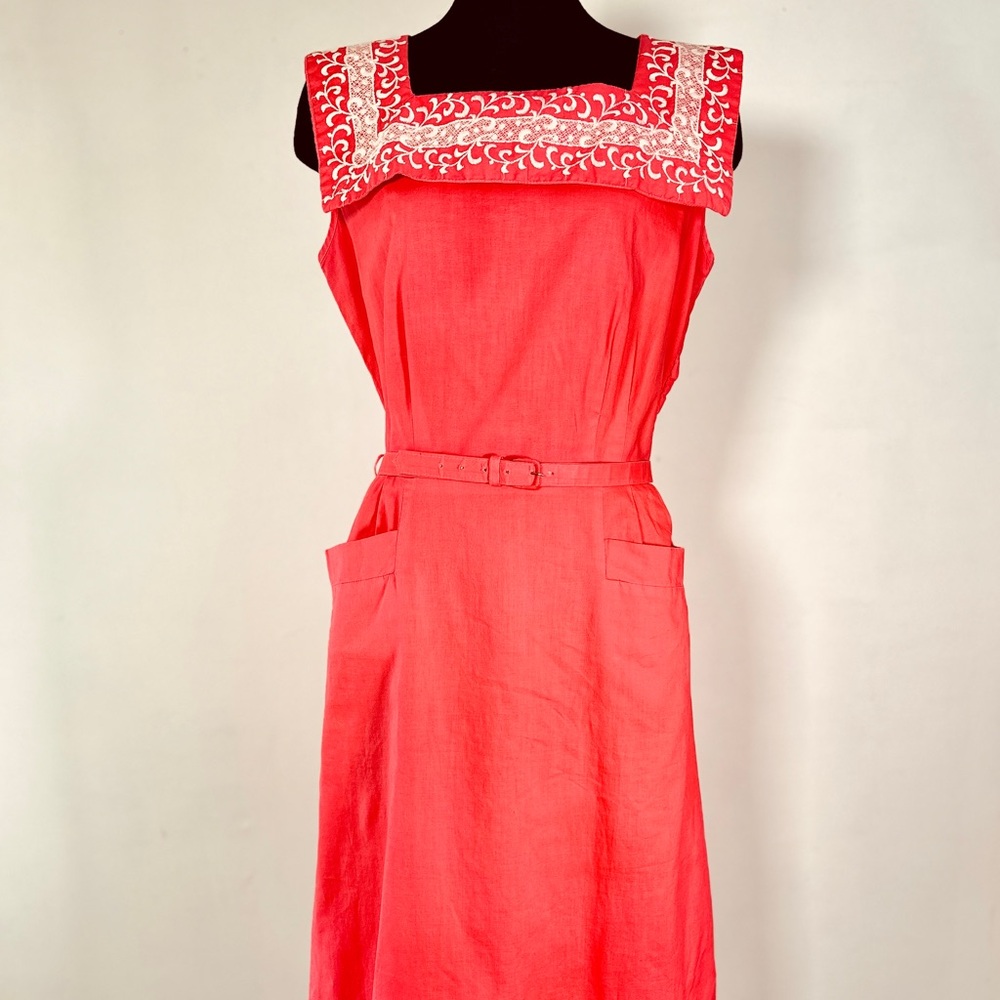 Vintage 50s Coral Fit & Flare House Day Dress Embroidered Square Collar Belt M/L